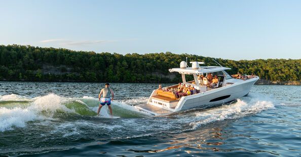Regal 38 Surf