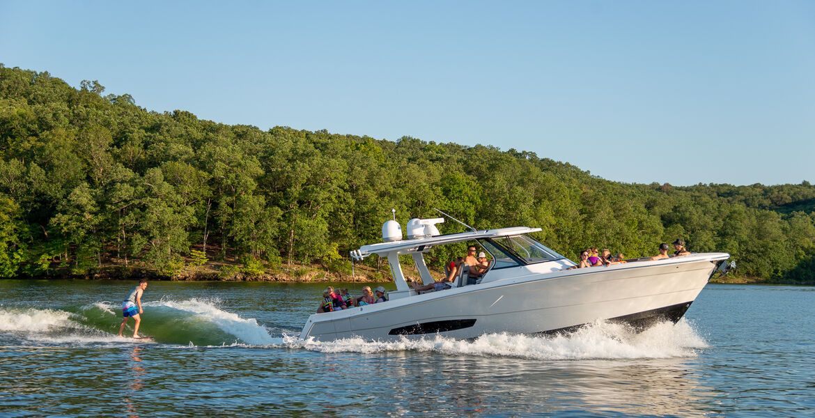 Regal 38 Surf Regal 38 Surf