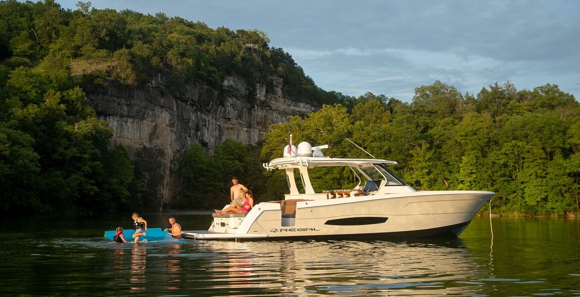 Regal 38 Surf Regal 38 Surf